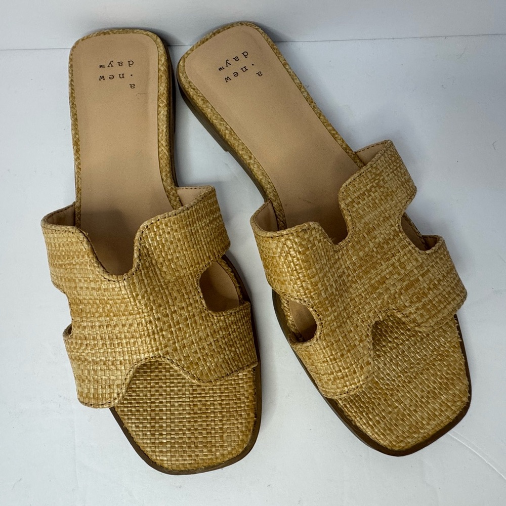 A New Day Women’s 6.5 Woven Raffia Slide Sandals Beige Square Toe Summer Casual